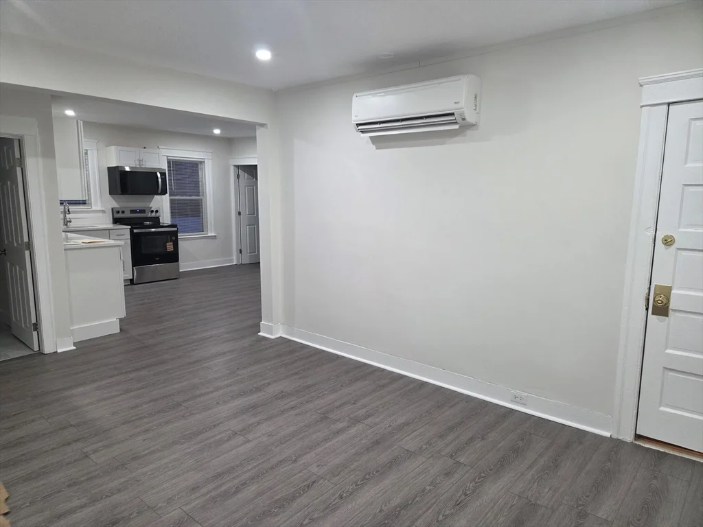 11 Rice Ave, Shrewsbury