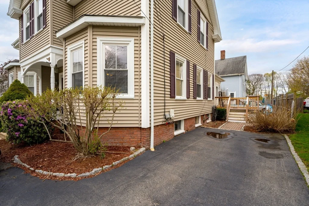 4 Prospect St, Attleboro