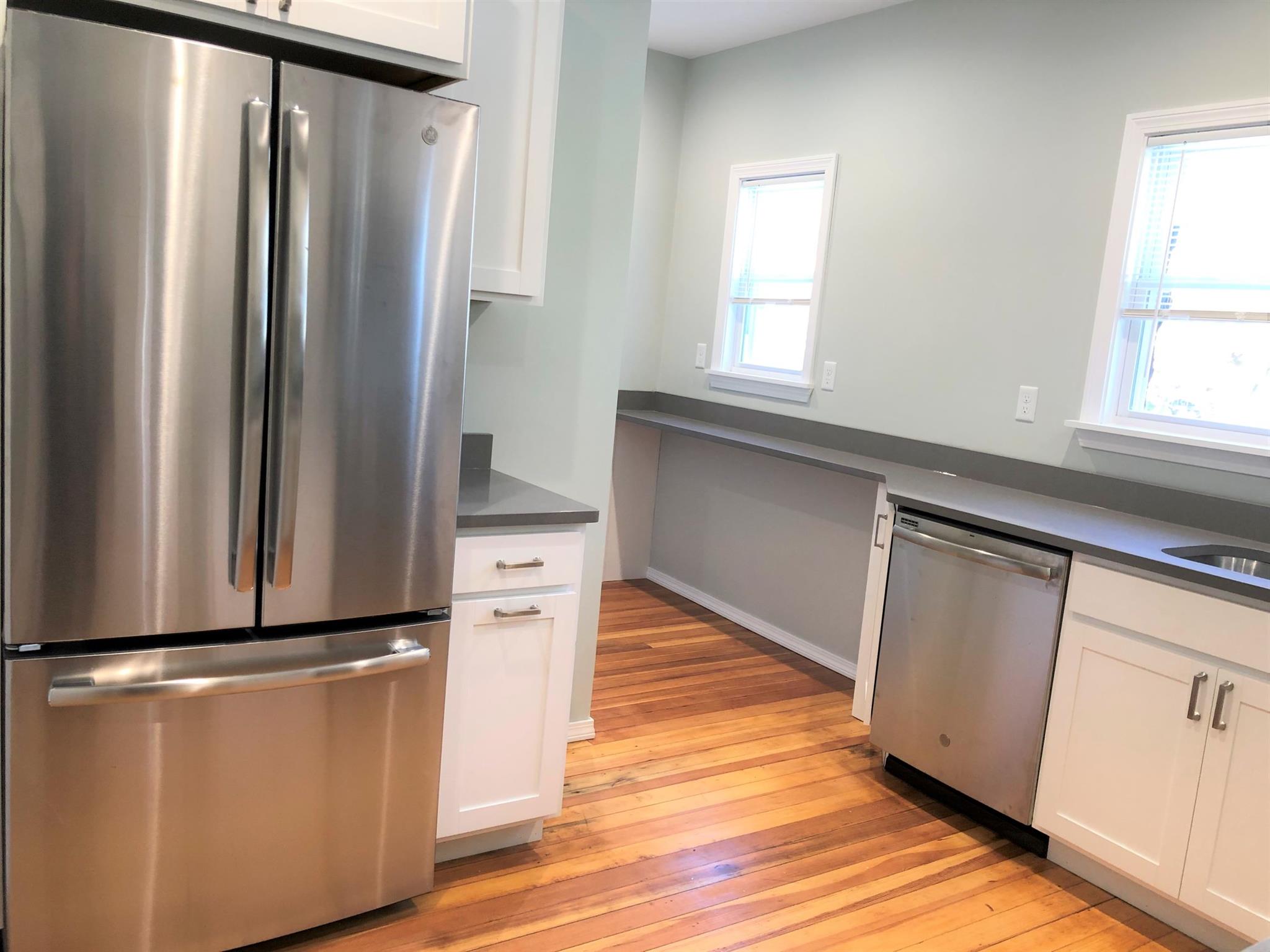 2.5 bed, 1 bath apartment for rent at 35 Pearl St Unit 35, Medford — photo 3 of 11