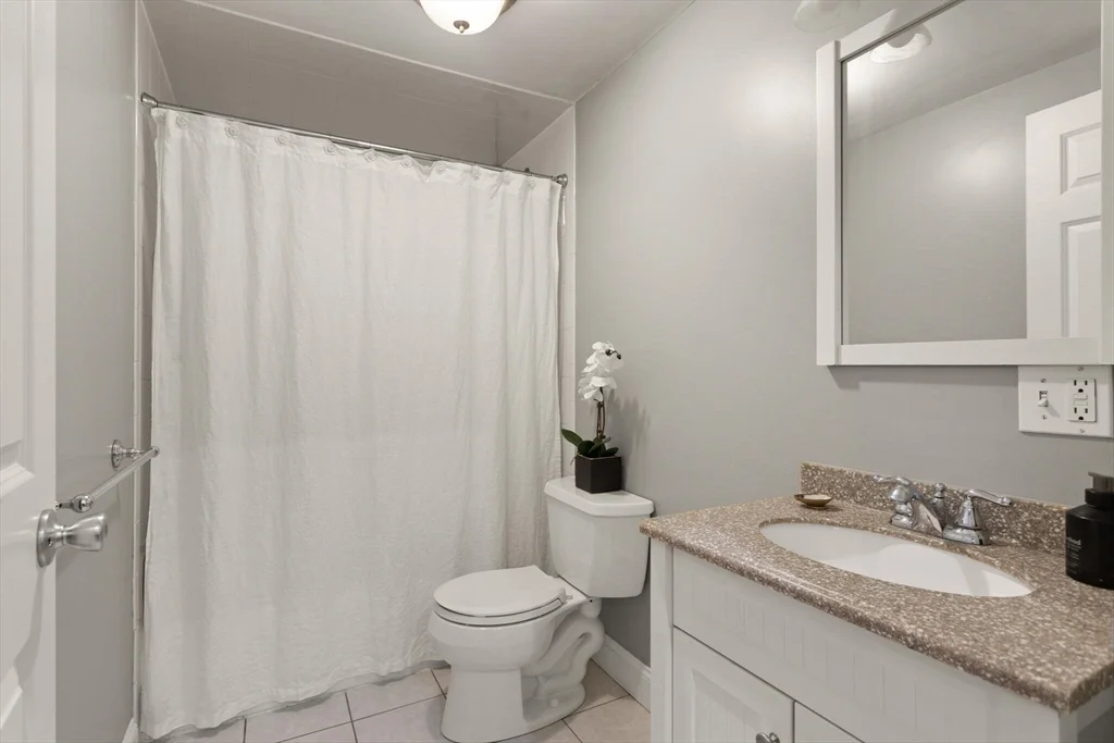 336 Saratoga St, East Boston