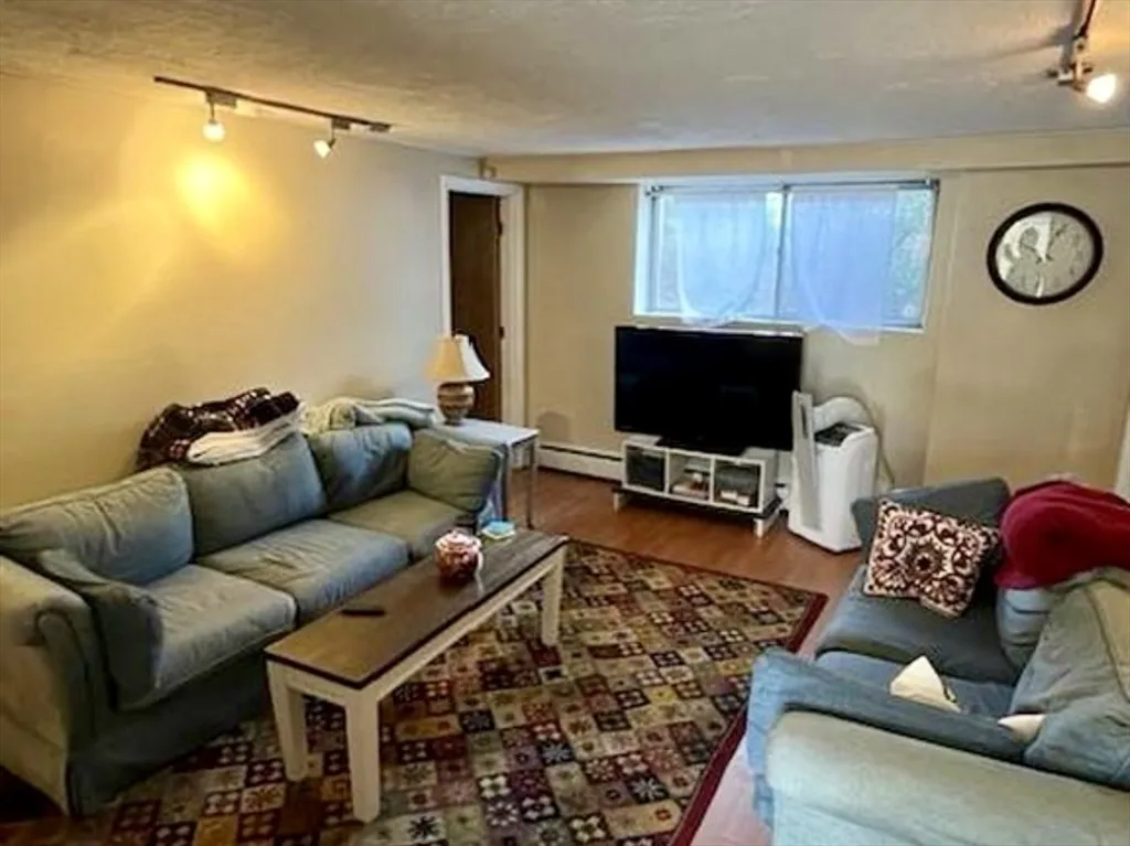 1726 Commonwealth Ave, Brighton