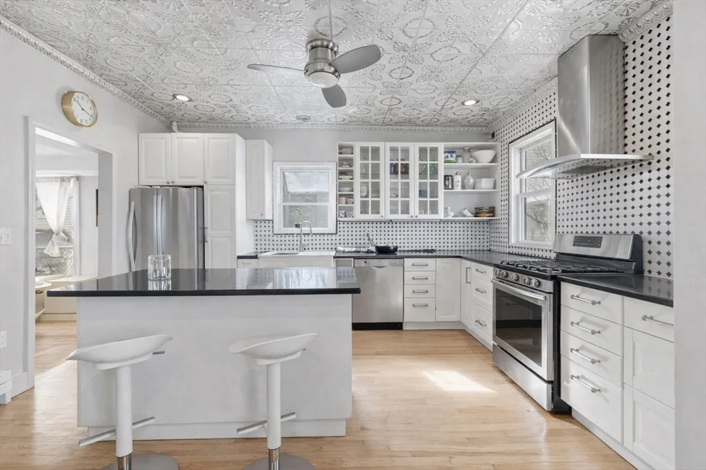 20R Adrian St, Ward Two