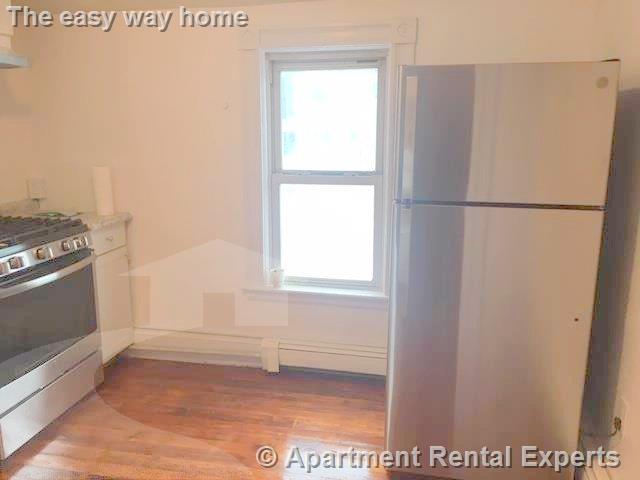 2 bed, 1 bath apartment for rent at 702 Broadway Unit 3, Ball Square — photo 3 of 9