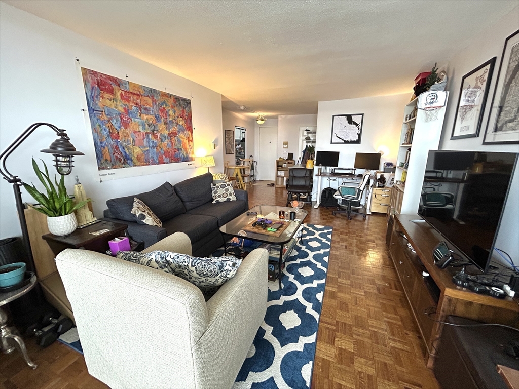 19 Winchester St, Coolidge Corner