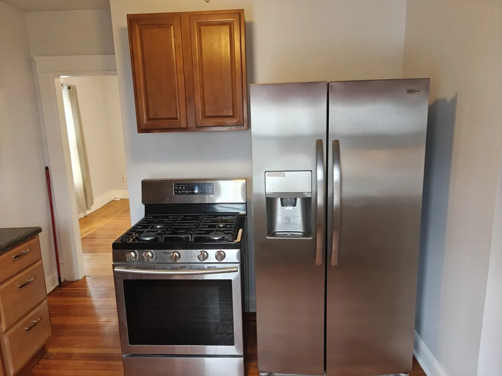 452 Osborn St, Fall River