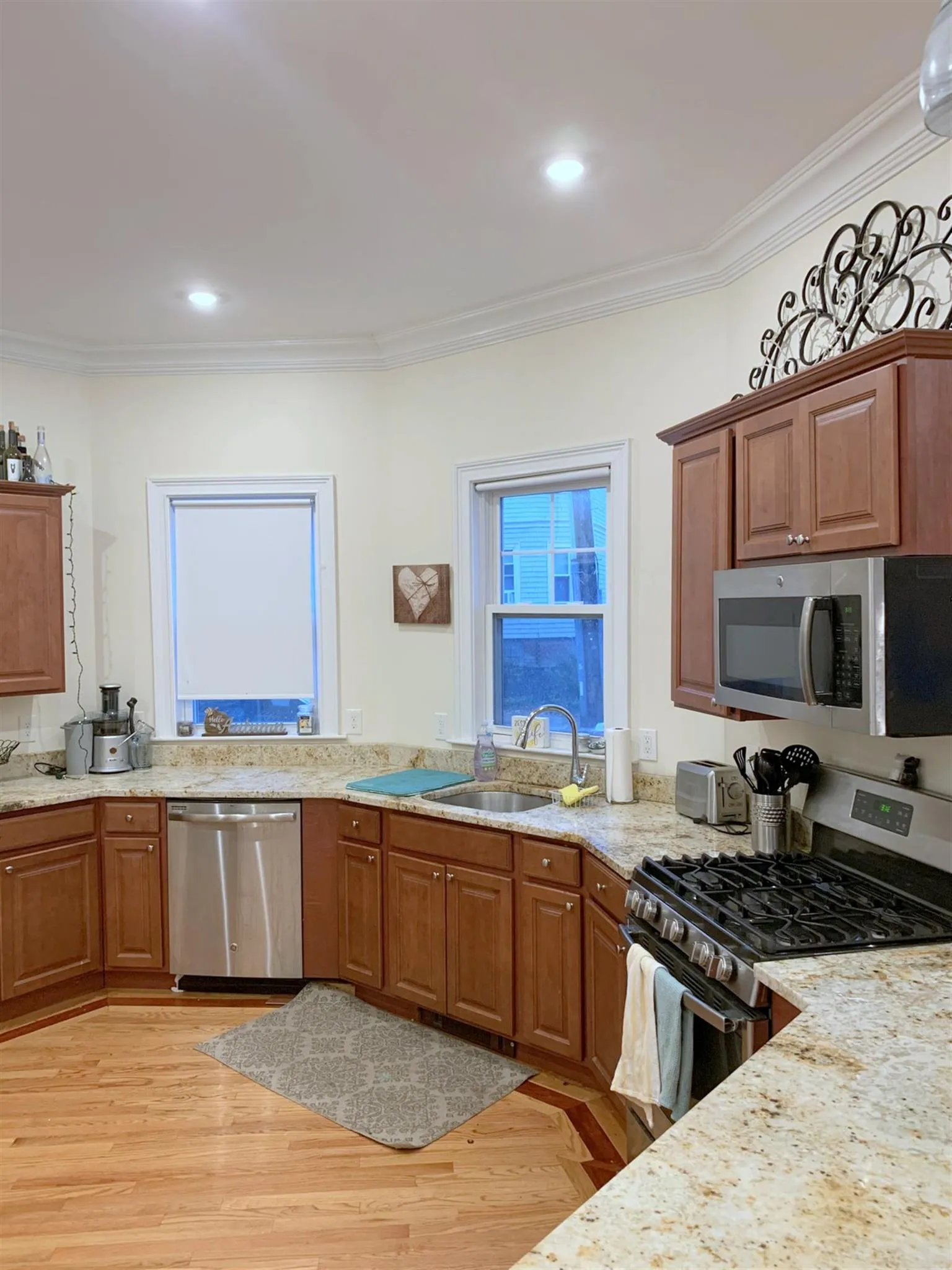 406 Medford St, Winter Hill