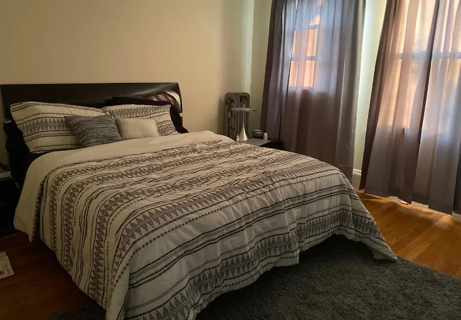 212 Cedar St, Powder House Square