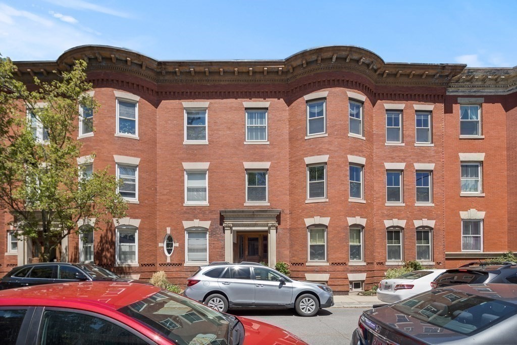 15 Grovenor Rd, Jamaica Plain