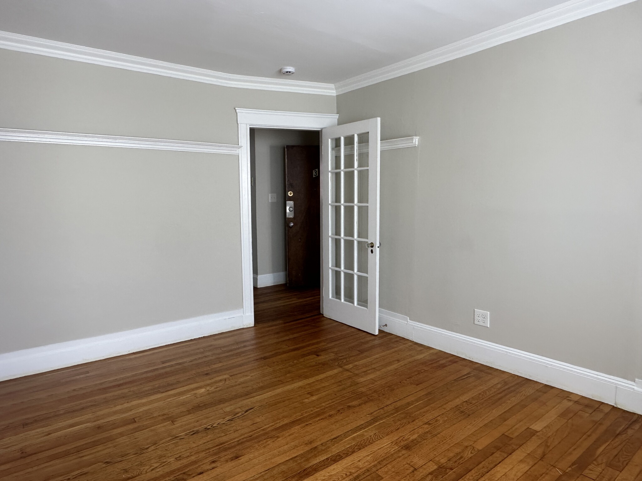 547 Hyde Park Ave, Roslindale