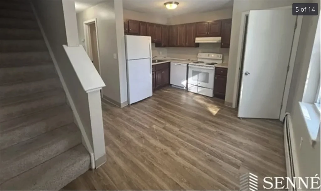 65 Frank's Ln, Hanover