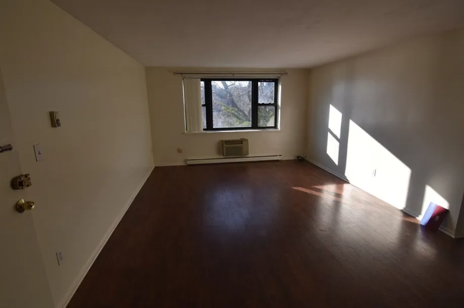 70 Jamaicaway, Jamaica Plain