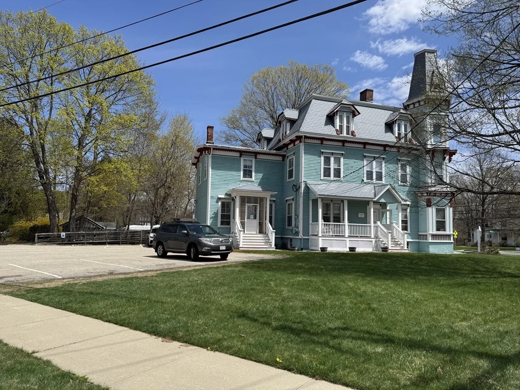 46 North Main St, West Brookfield