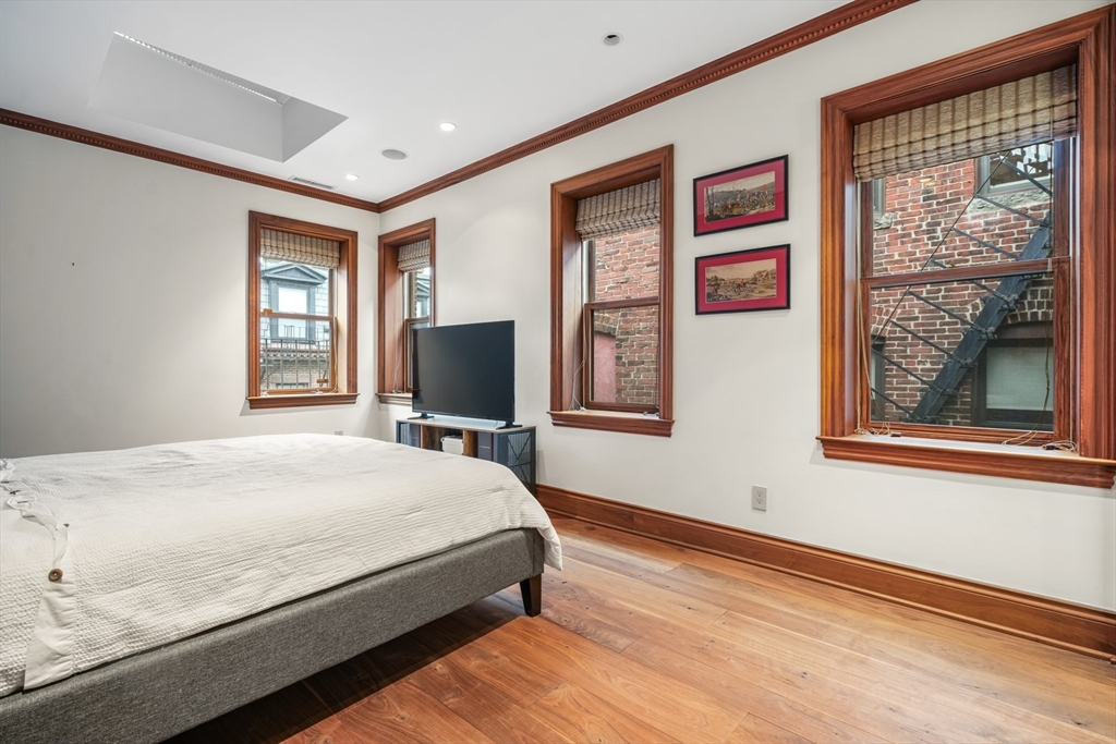 102 Myrtle St, Beacon Hill