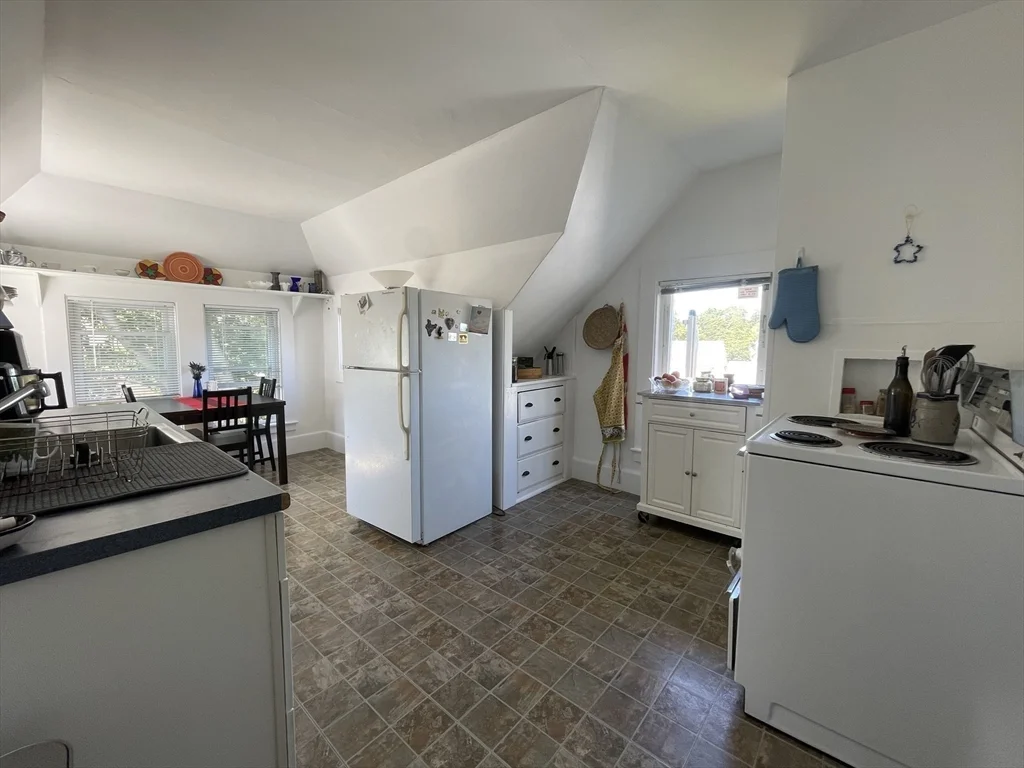 22 Cleveland Ave, Woburn