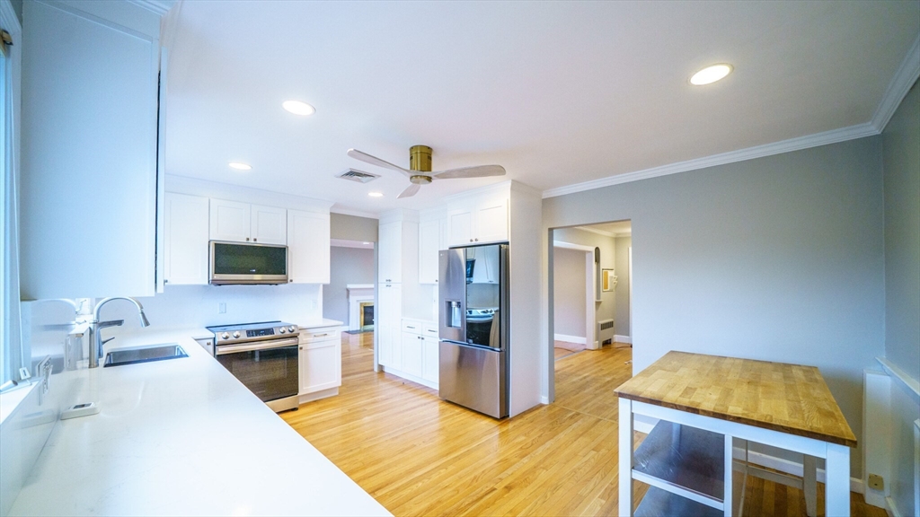 165 Evelyn Rd, Waban