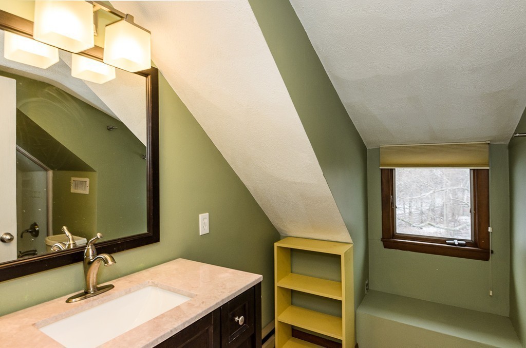 6 Blake Rd, Brookline Hills