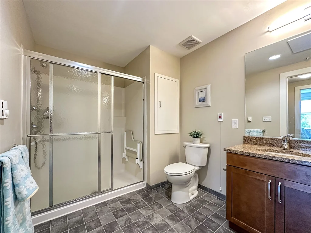 25 Stonehaven Dr, Weymouth