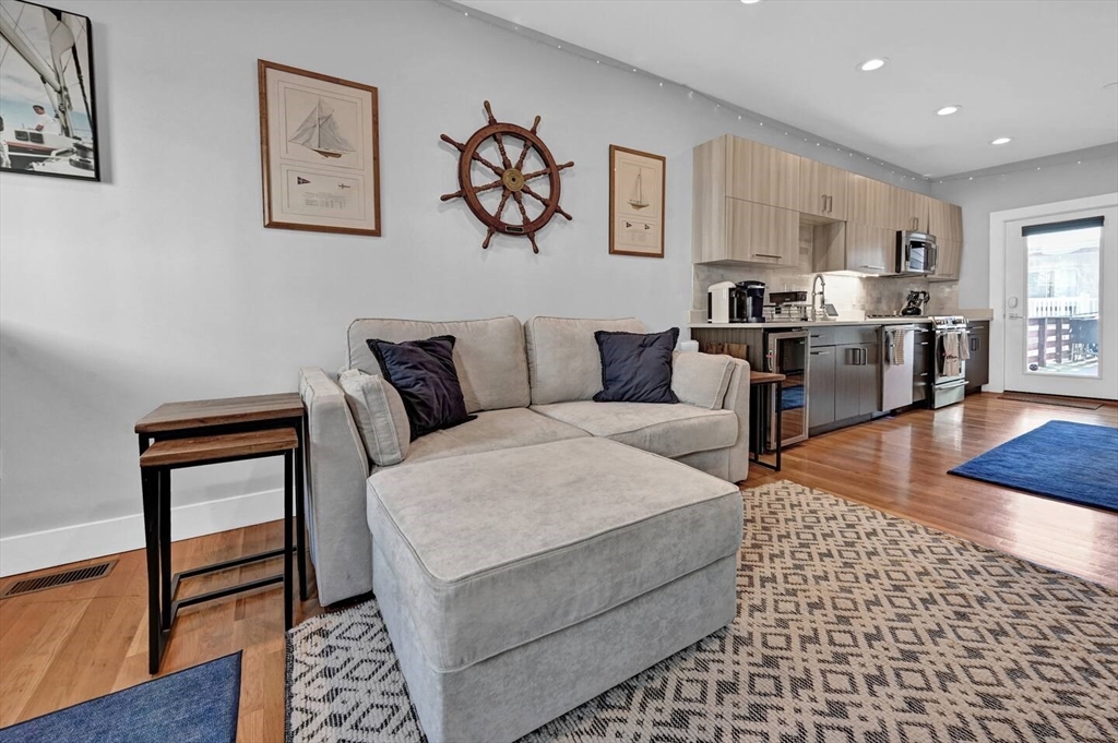 39 Gates St, South Boston