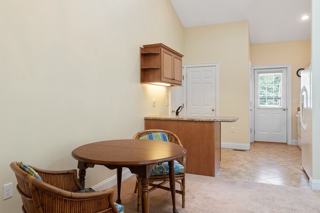 7 Charles Pl, Pepperell