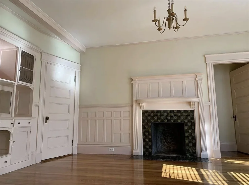 161 Walnut St, Newtonville