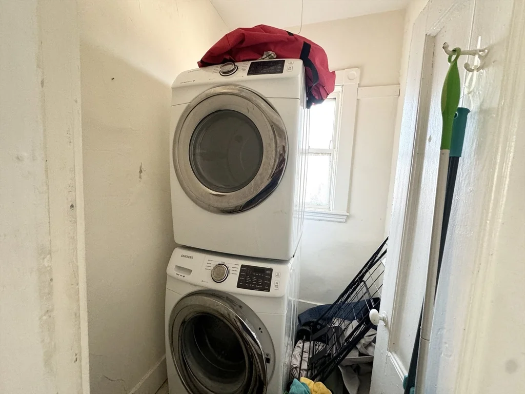 10 Wave Ave, Dorchester