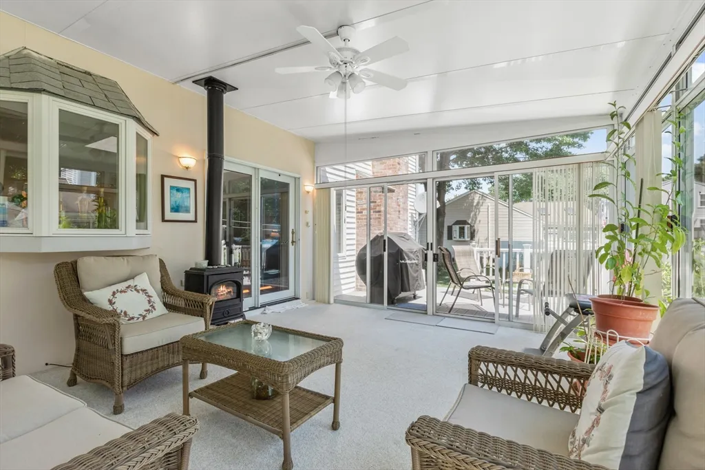 54 Jennifer Rd, Pawtucketville