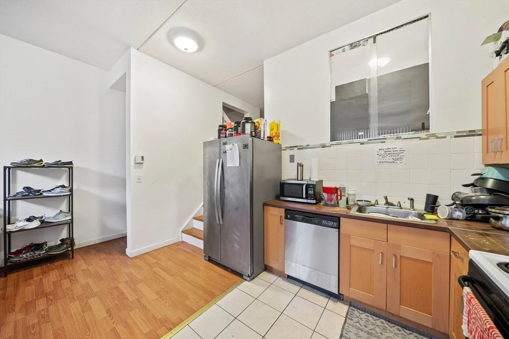 89 Lawn St, Mission Hill