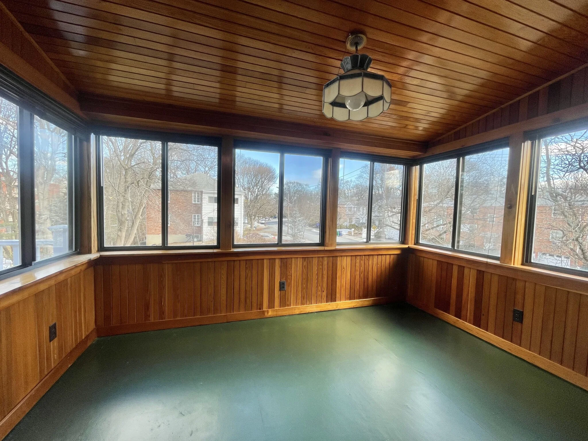 77 Louise, Chestnut Hill