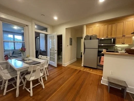 191 Winthrop Rd, Washington Square