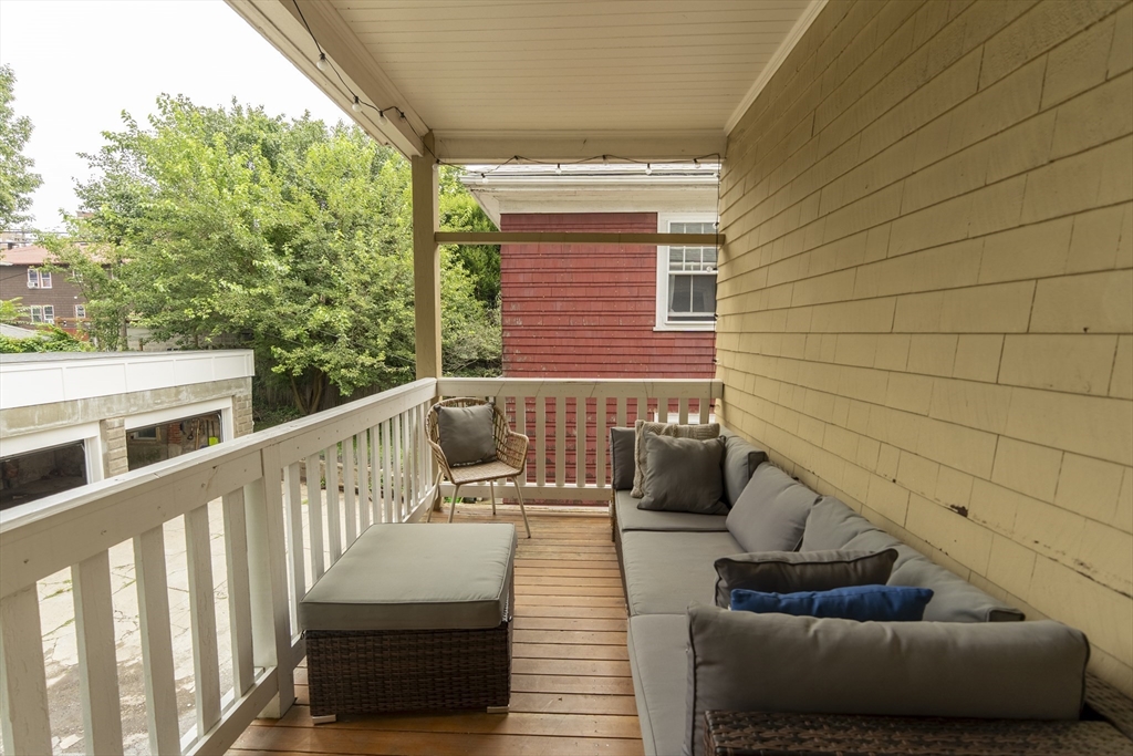 15 Castleton St, Jamaica Plain