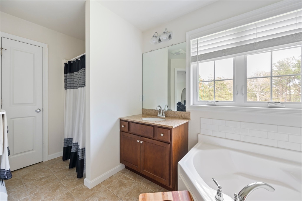 86 Pioneer Trail, Plymouth