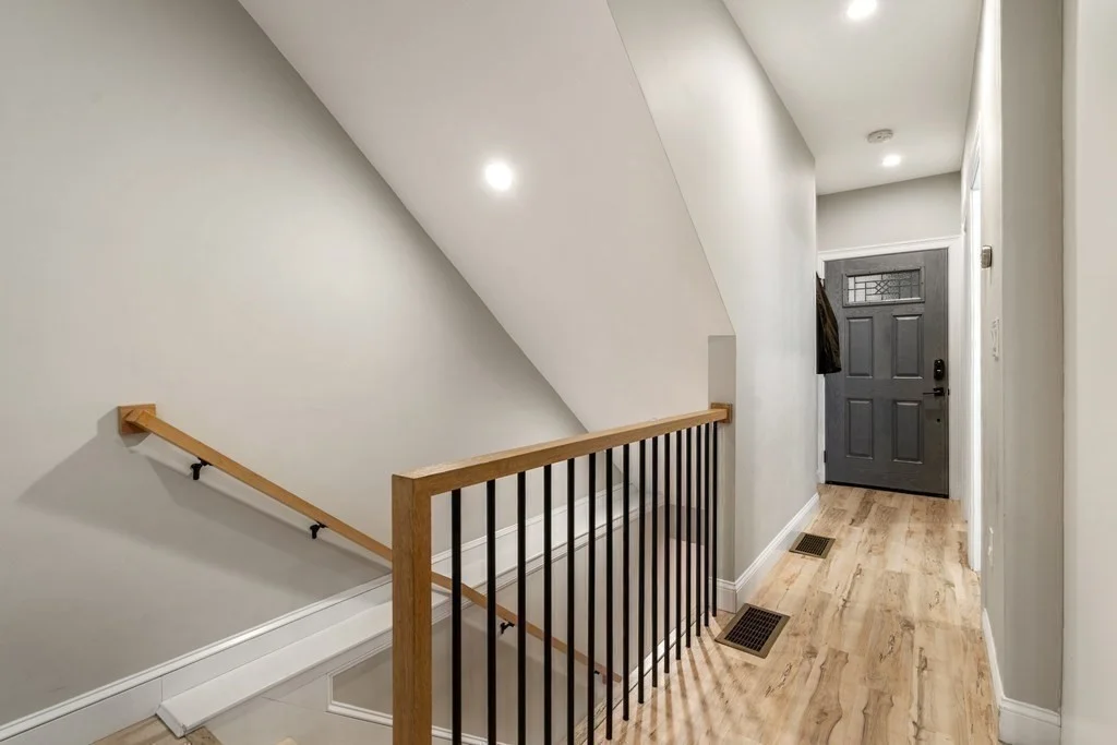 142 West 8th St, South Boston