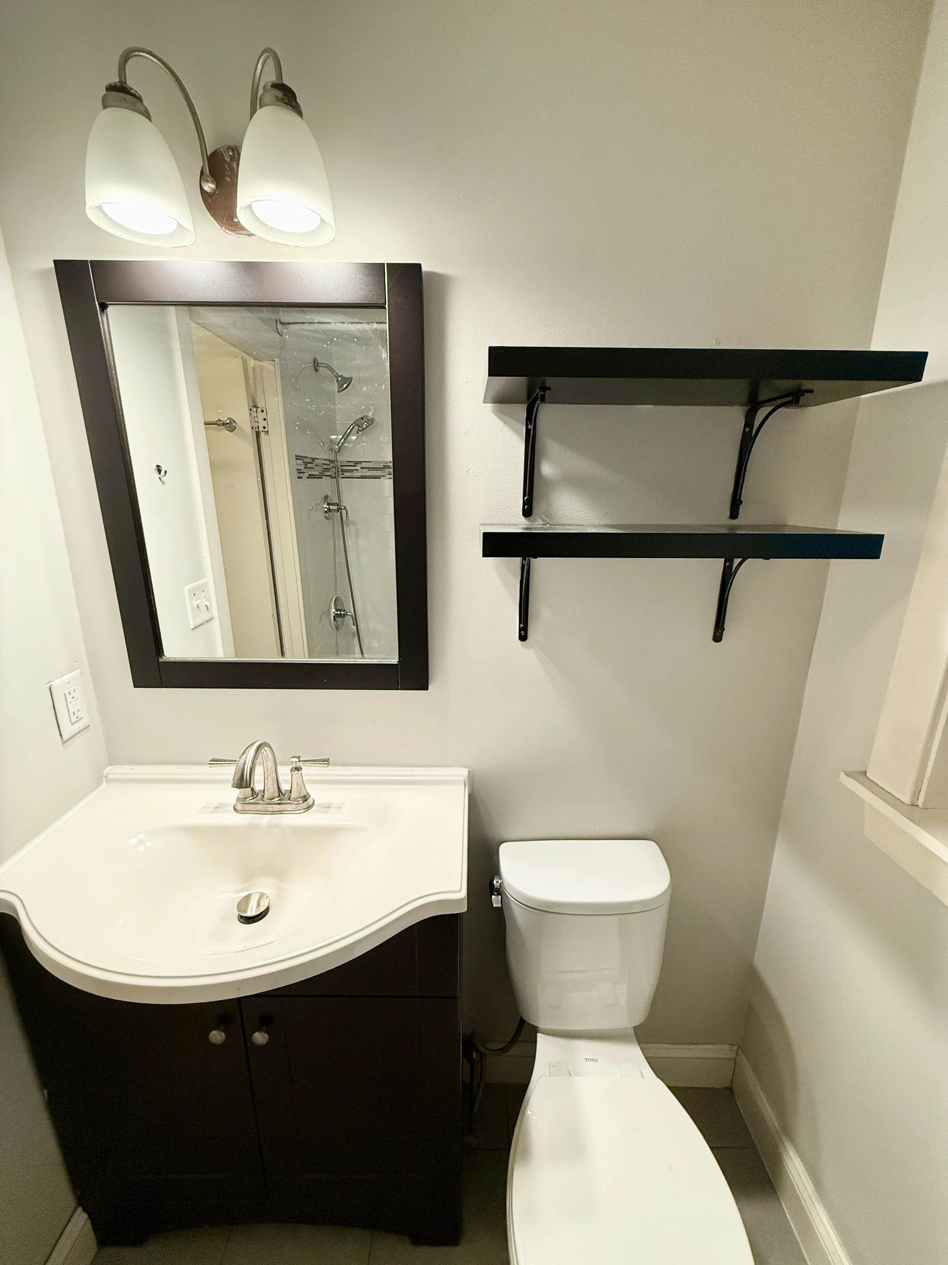 2 Braemore Rd, Brighton