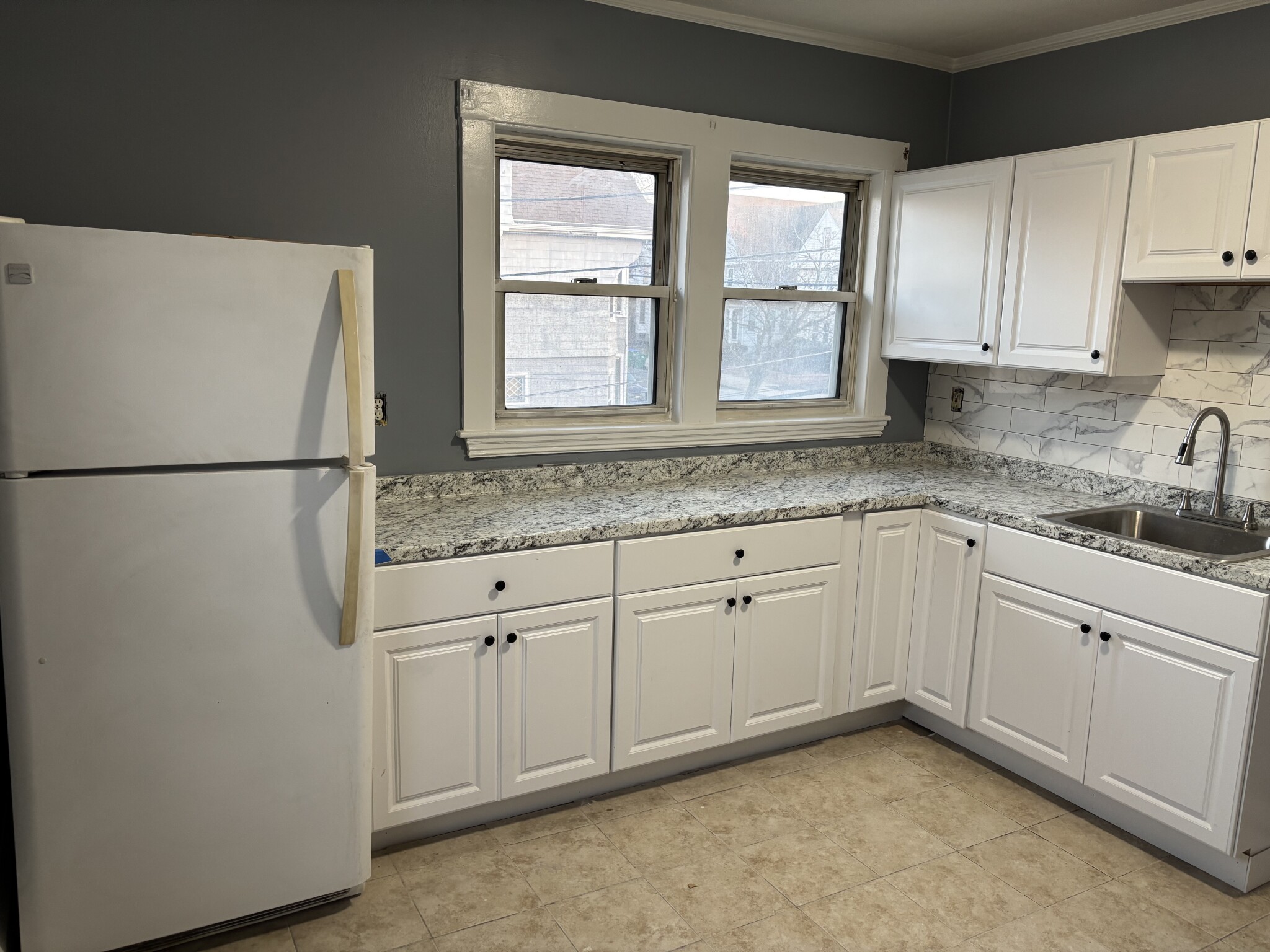 490 Main St, South Medford