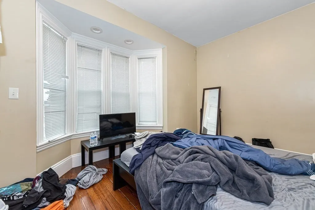 1566 Tremont St, Mission Hill