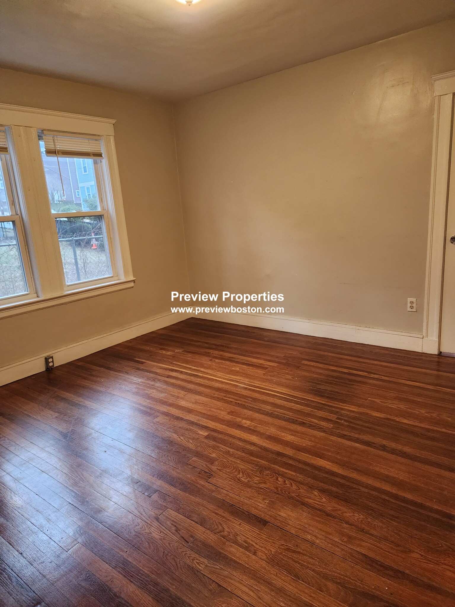 8 Woodside Ave, Jamaica Plain