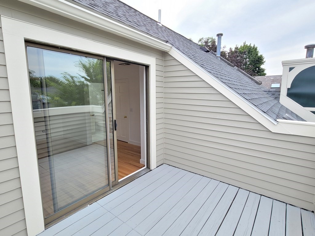 15 Roberts Rd, Harvard Square