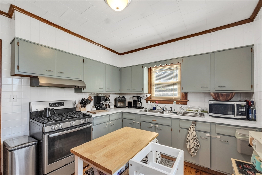 90 Walter St, Roslindale