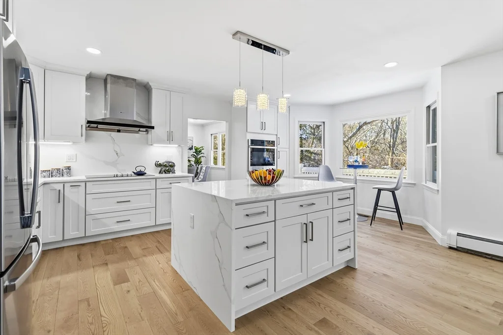 183 Gardner St, Hingham