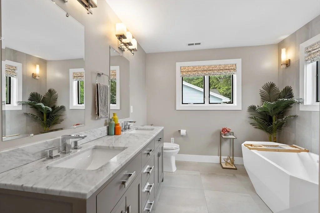 65 Lancaster Rd, Arlington