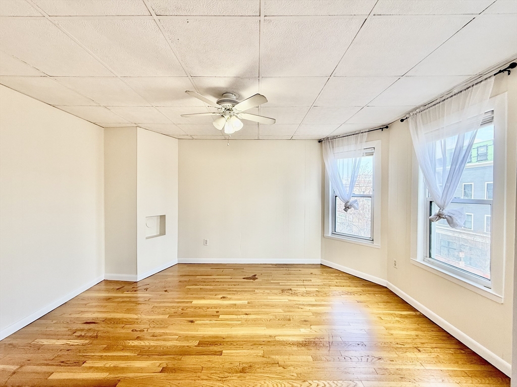 724 Cambridge St, Wellington-Harrington