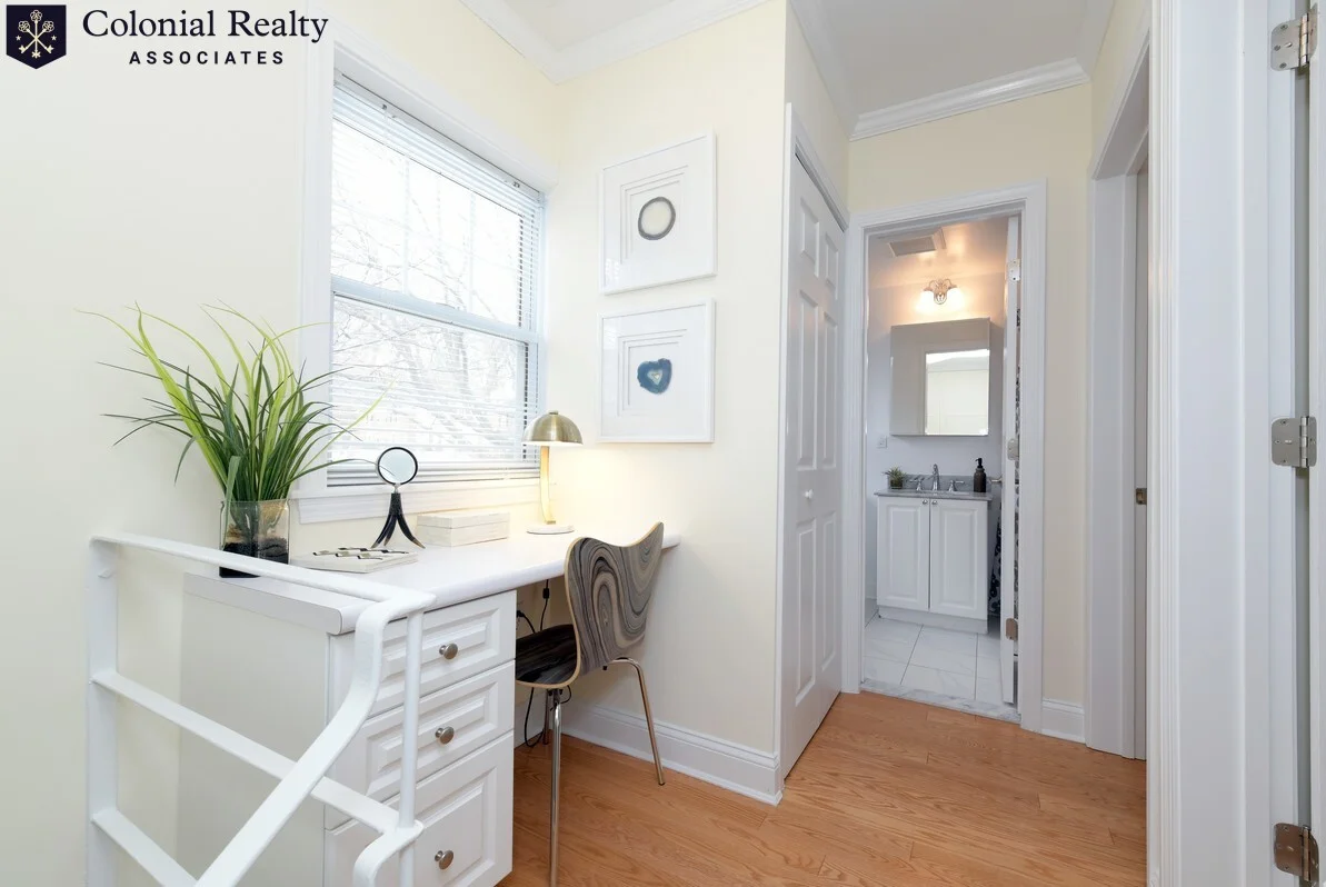 141 Thornton Rd, Chestnut Hill