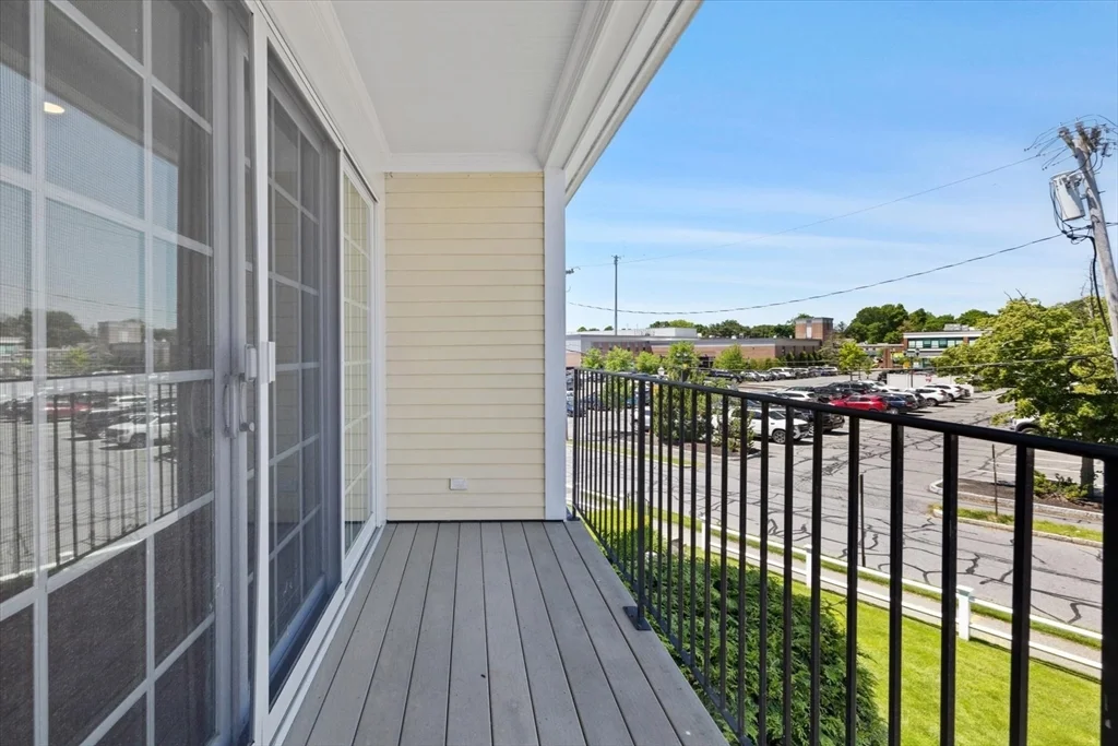 57 Dedham Ave, Needham