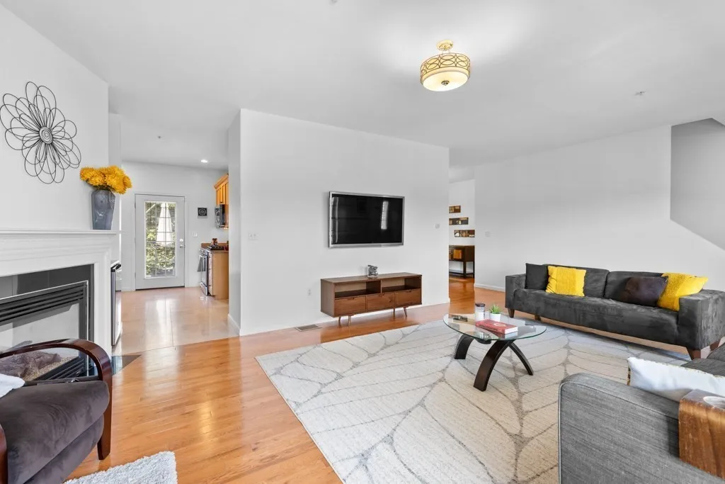 54 Myrtle St, East Somerville