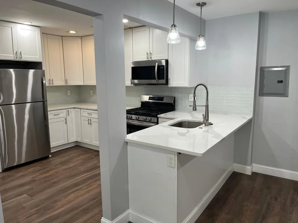 38 Juniper St, Brookline Village