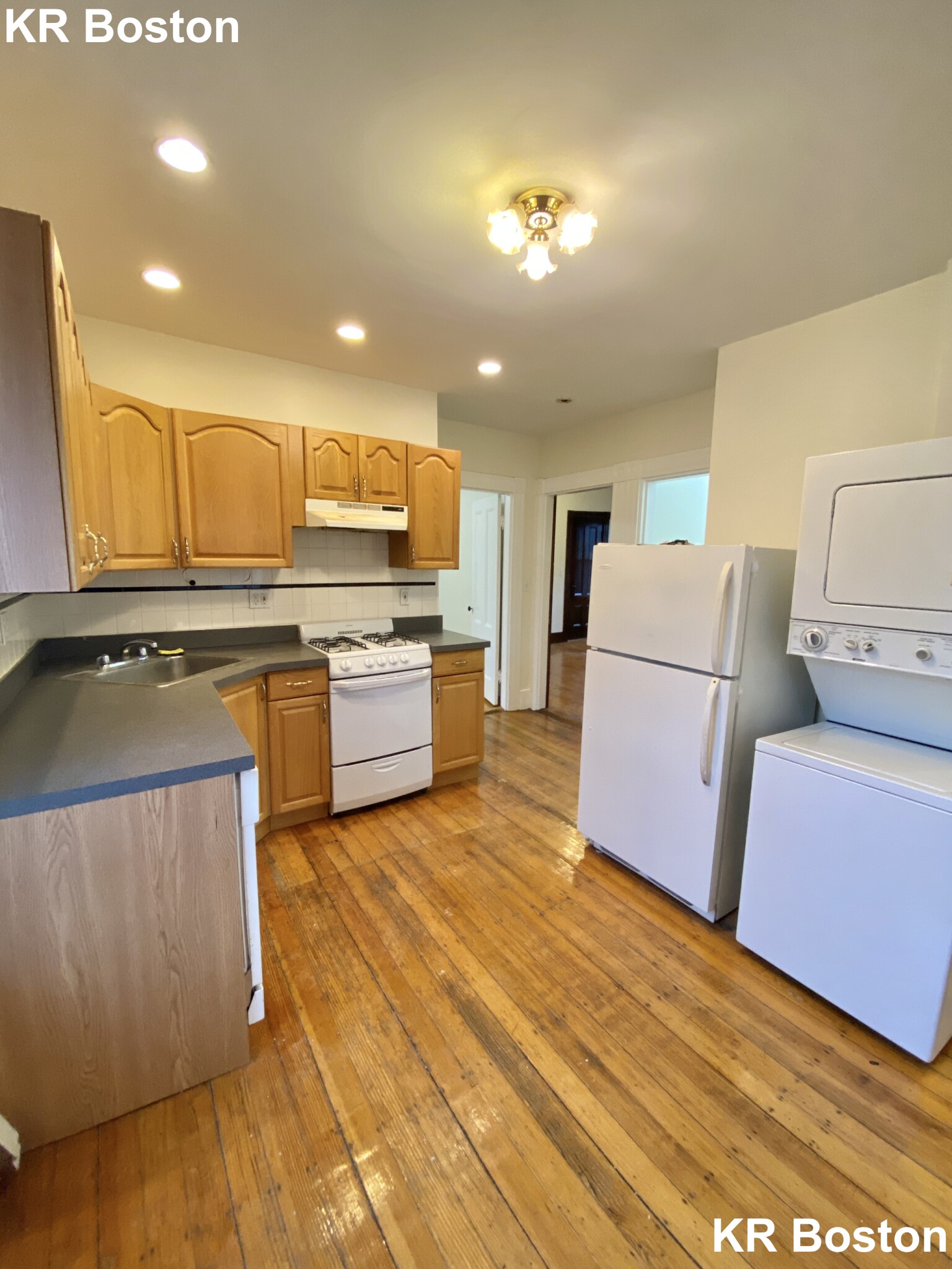 2 bed, 1.5 bath apartment for rent at 27 Everett St Unit 2, Allston — photo 5 of 6