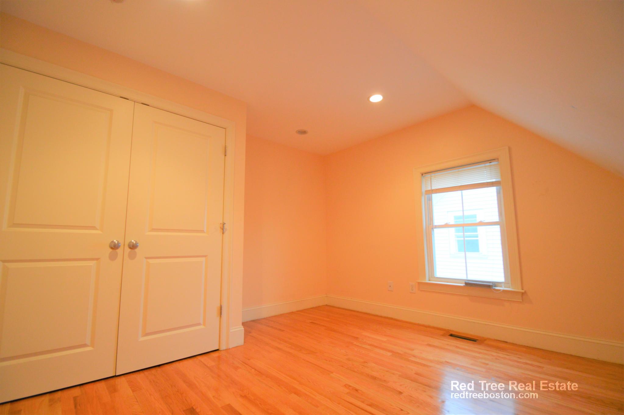 25 Lothrop St, Lower Allston