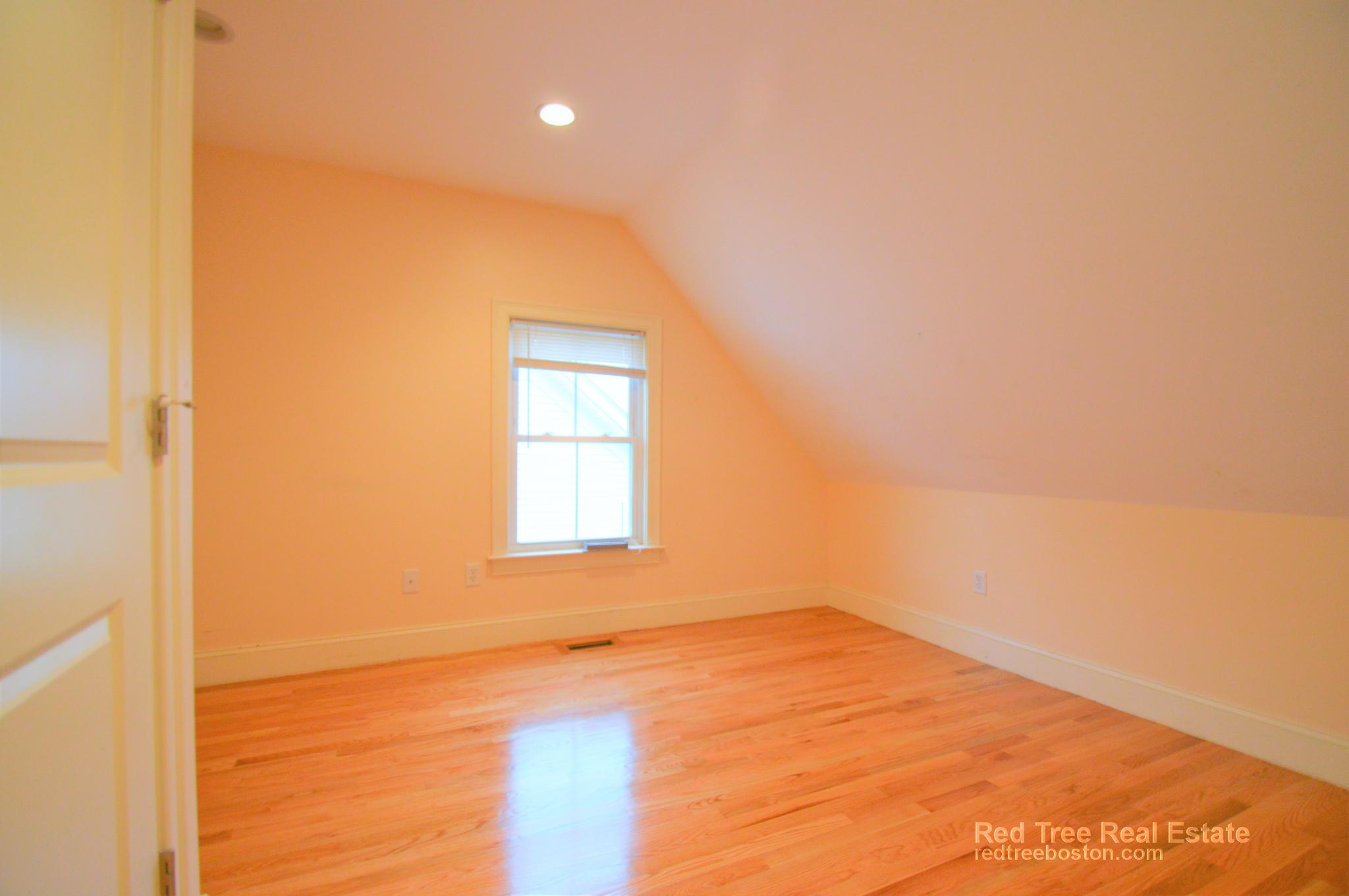 25 Lothrop St, Lower Allston