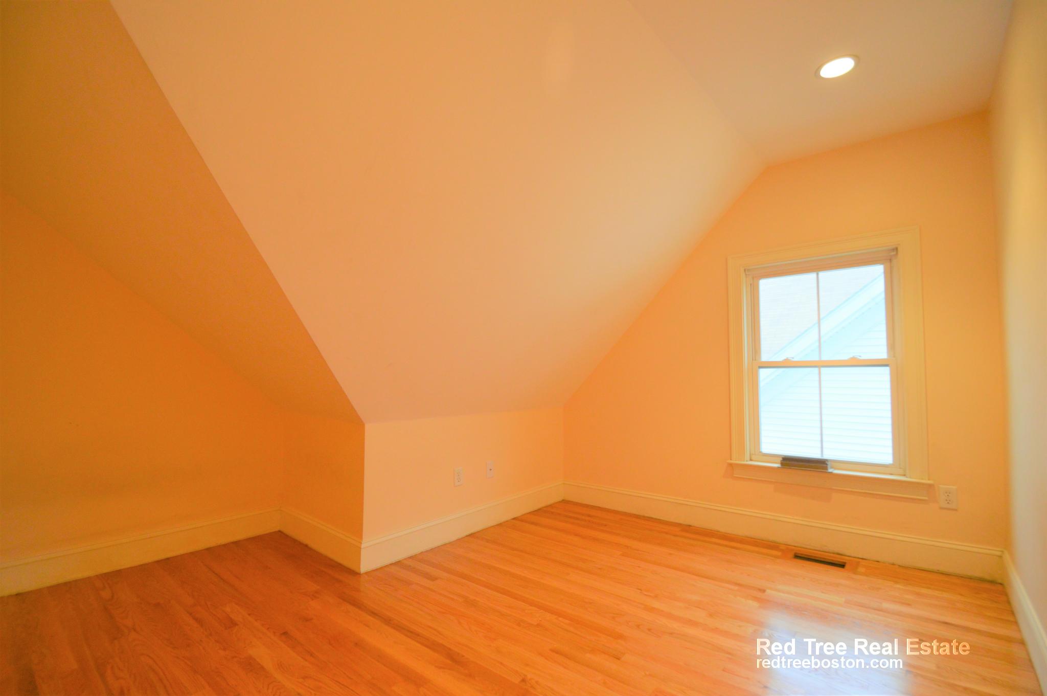 25 Lothrop St, Lower Allston