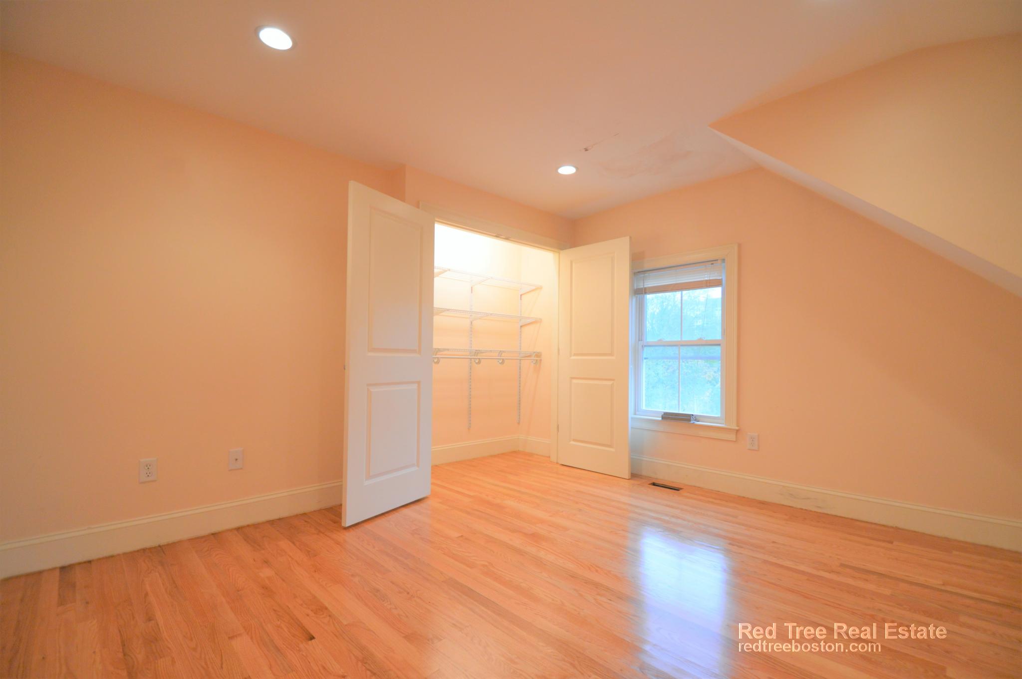 25 Lothrop St, Lower Allston